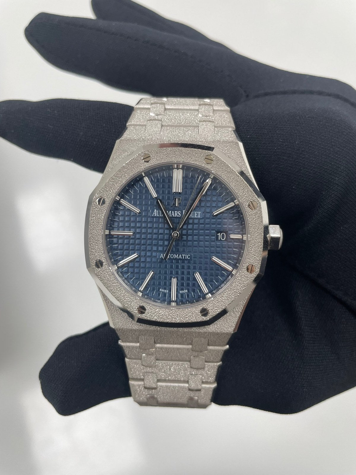 Audemars Piguet Royal Oak Frosted — WatchHawk